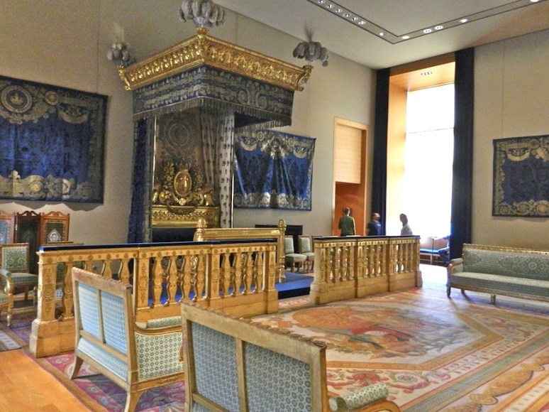Napoleon III's Ceremonial Bed". 